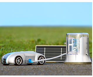 H-racerとは、水と太陽の力で走る次世代の水素エネルギーカーです。